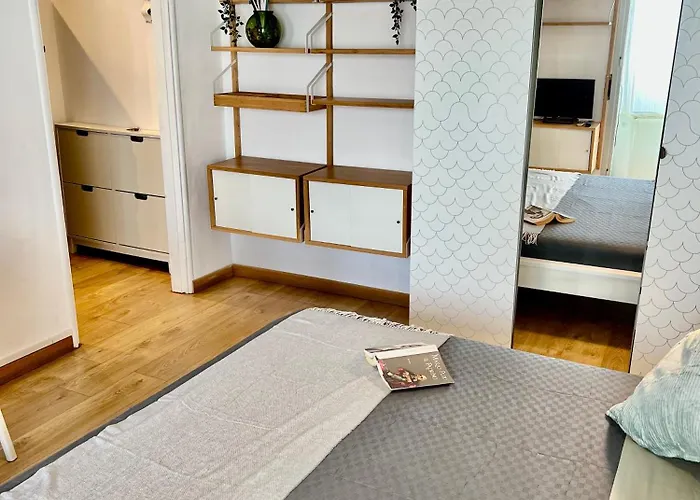 Cozy Apartment 3 Km Away From Duomo